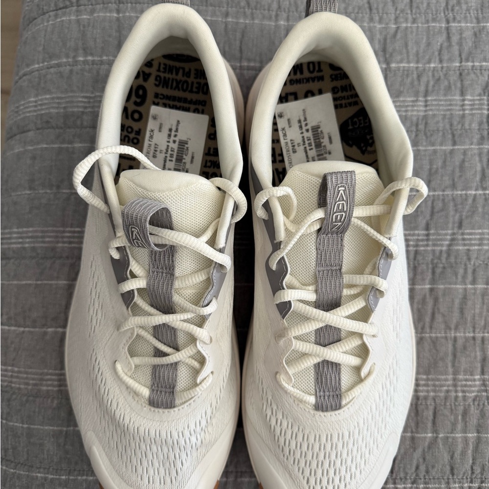 Keen Cream and Gray Trail Shoes - Picture 3 of 4